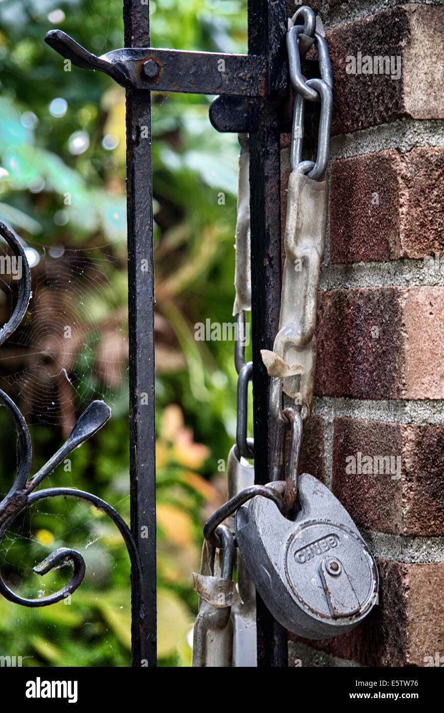 Wrought Iron Outdoor Furniture Stock Photos & Wrought Iron Outdoor Furniture Stock Images - Alamy