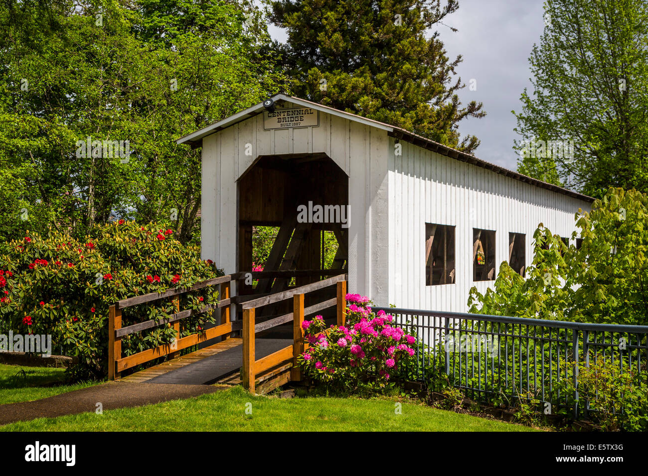 The Centennial covered bridge in Cottage Grove, Oregon, USA Stock Photo
