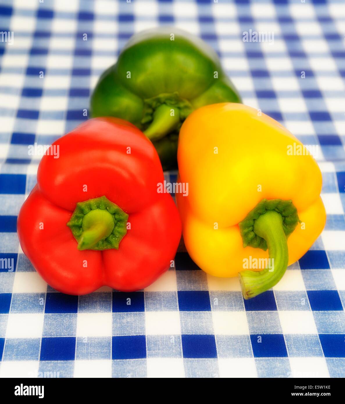 Green gingham background hi-res stock photography and images - Alamy