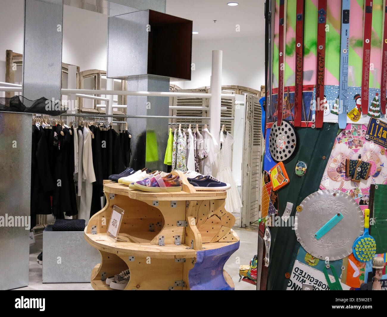 Dover street market ginza hi-res stock photography and images - Alamy