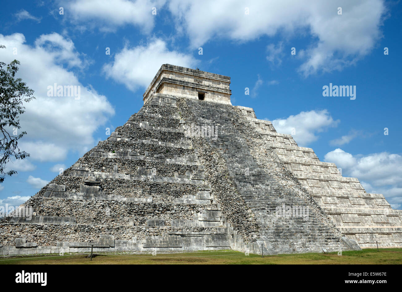 Pyramid of Kukulcan Chichen Itza Yucatan Mexico Stock Photo