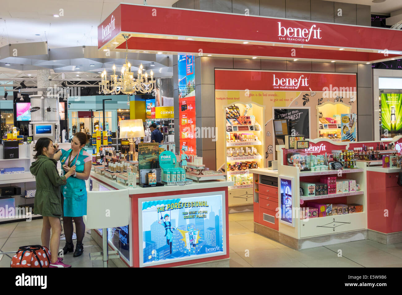Benefit shop hi-res stock photography and images - Alamy