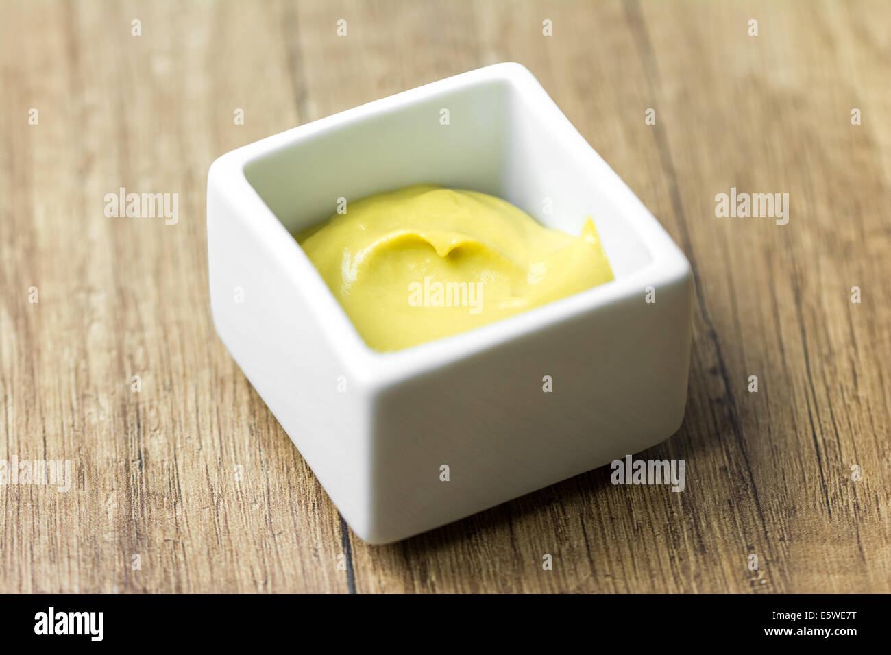 Yellow mustard sauce hi-res stock photography and images - Alamy