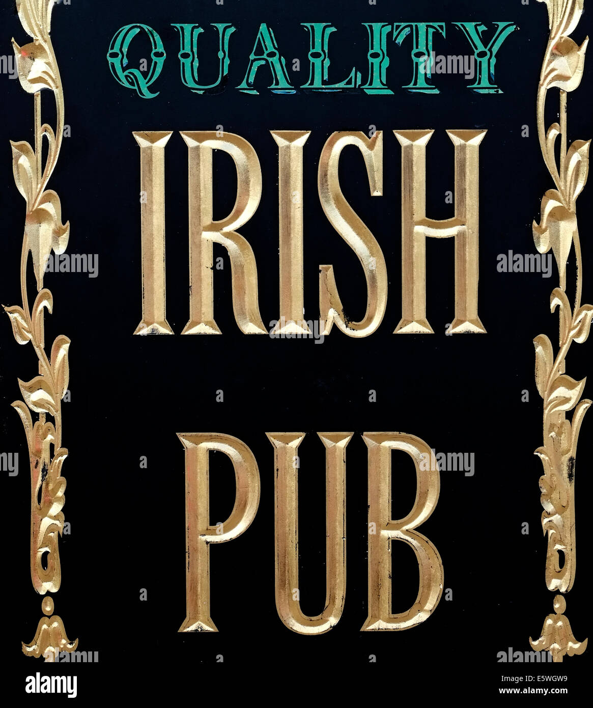 VINTAGE IRISH GUINESS BEER PUB SIGN,KILLARNEY IRELAND Stock Photo
