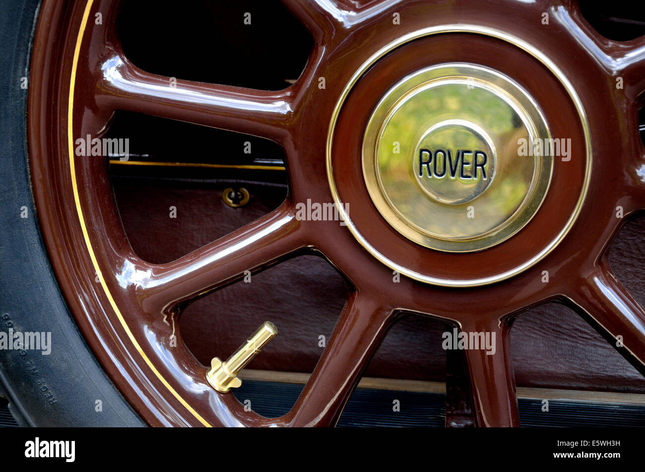 1915 Rover 12hp (BE 3055) detail - spoked wheel Stock Photo