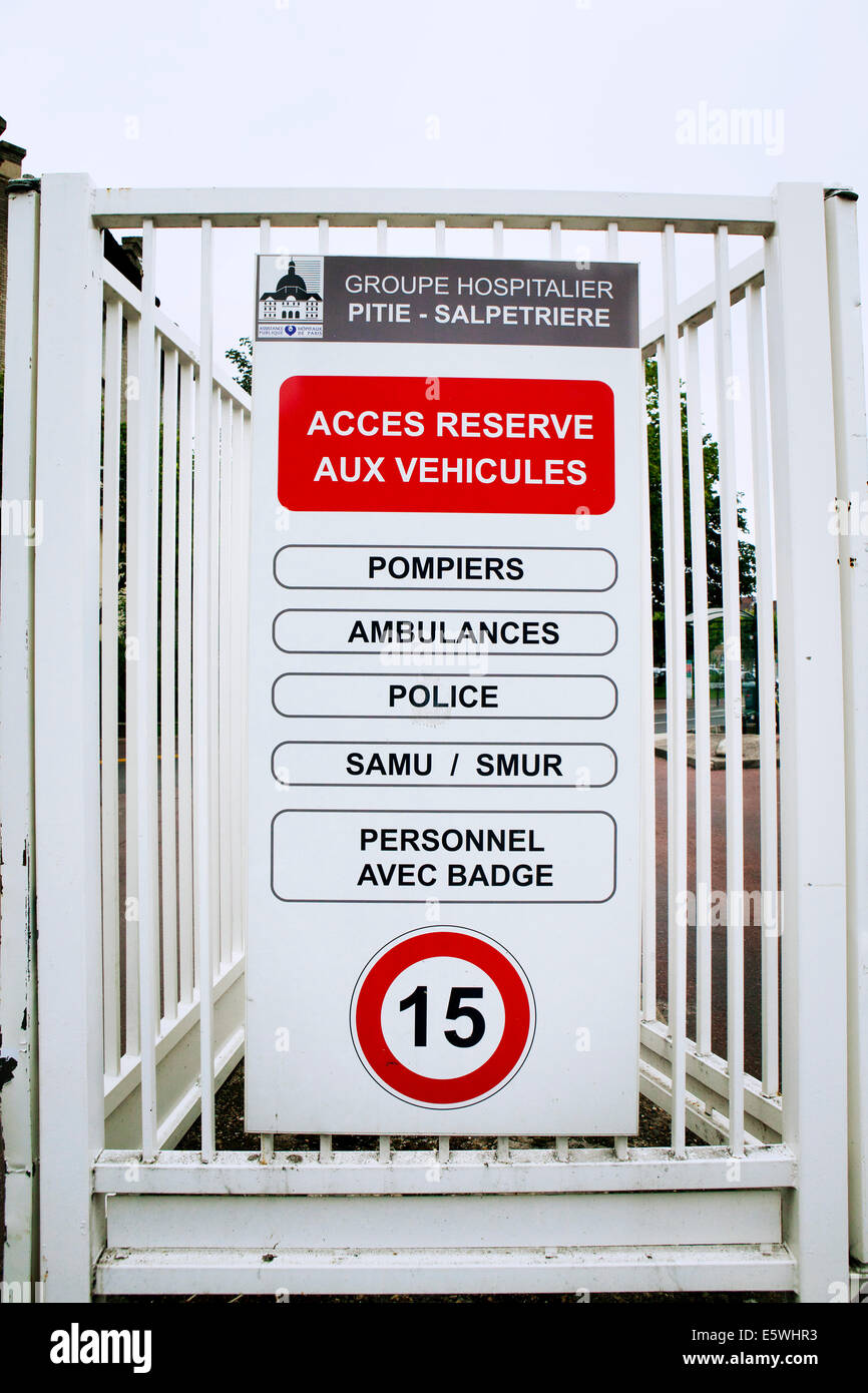 Signposting hi-res stock photography and images - Alamy