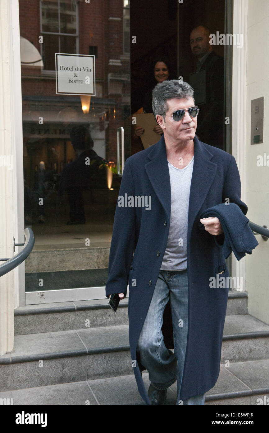 Paparazzi Simon Cowell nude photos 2019 Paparazzi Simon Cowell nude photos 2019
