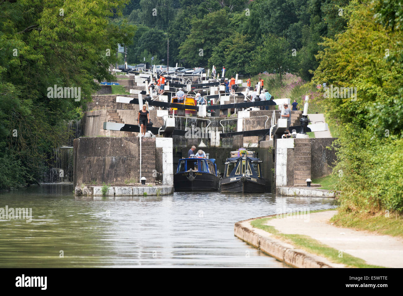 Narrowboats at Hatton Locks on the Grand Union canal. Hatton, Warwickshire, England Stock Photo