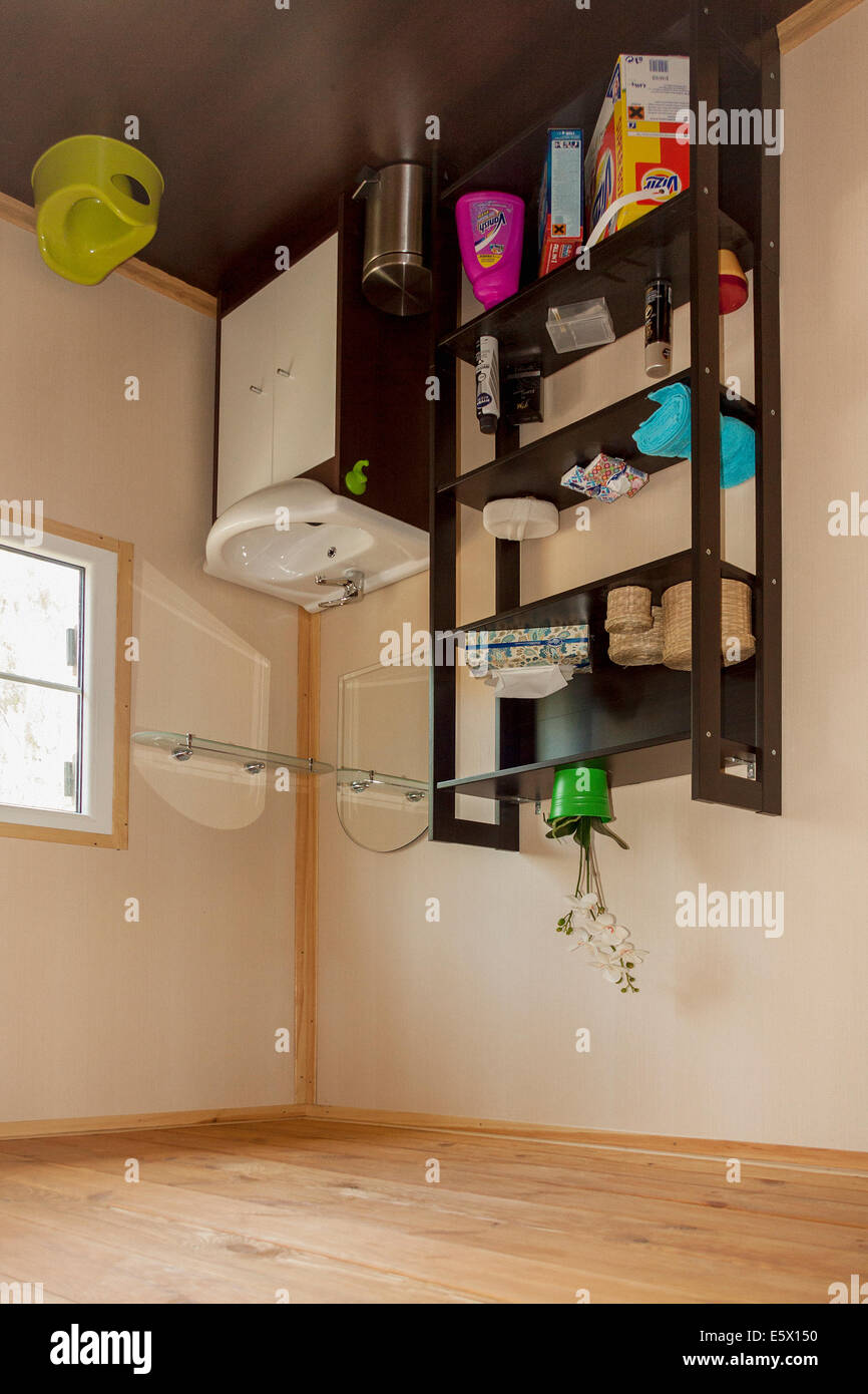 Upside down house architecture hi-res stock photography and images - Alamy