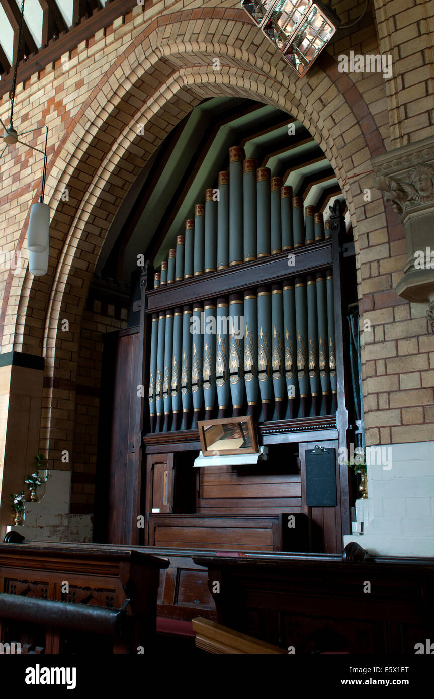 The organ, St Thomas`s Church, Hockley Heath, West Midlands, England ...