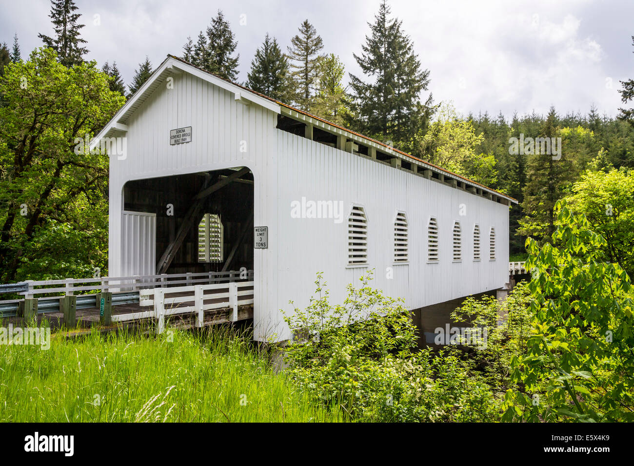 The Dorena Covered Bridge near Cottage Grove, Oregon, USA Stock Photo