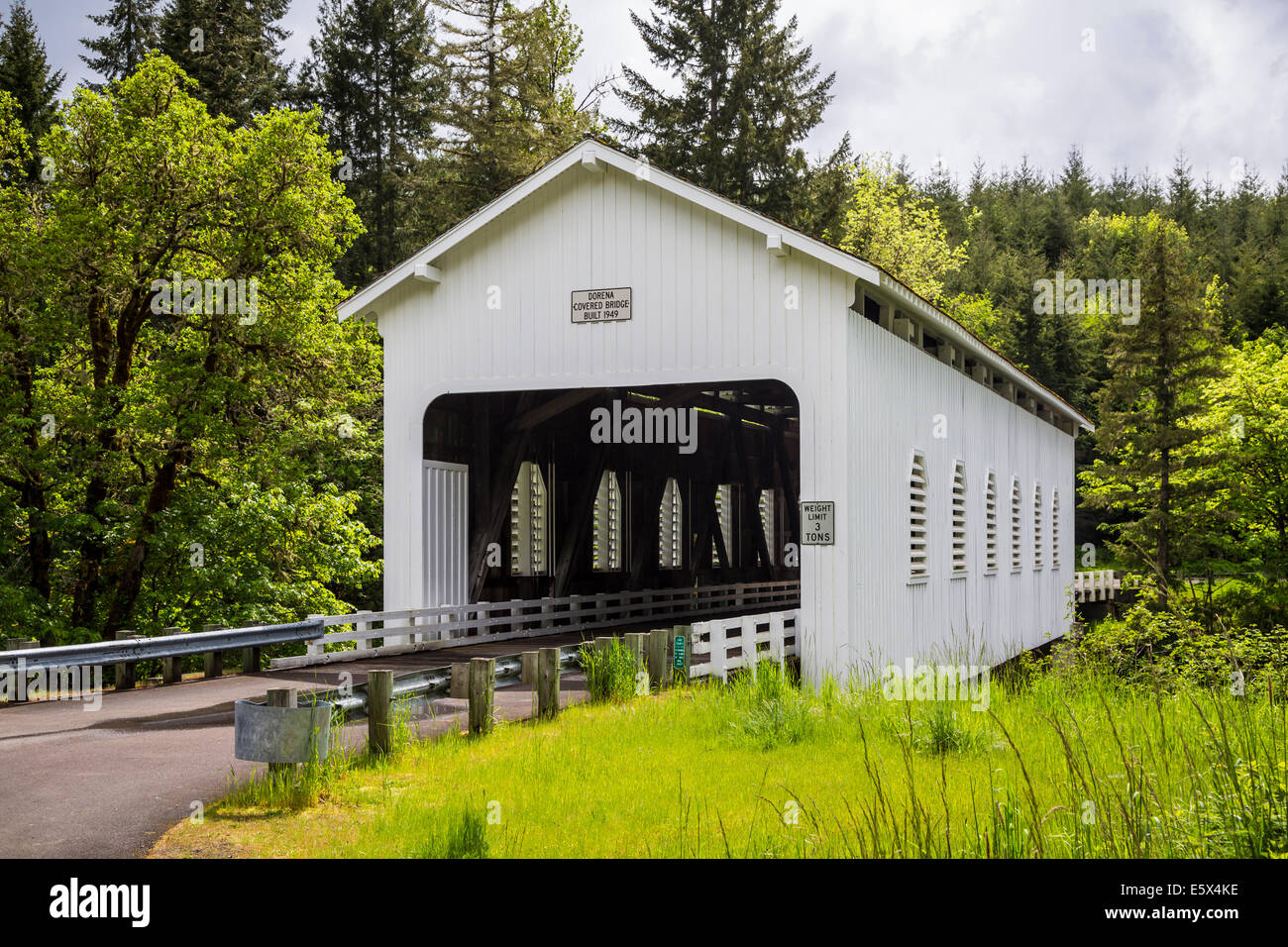 The Dorena Covered Bridge near Cottage Grove, Oregon, USA Stock Photo