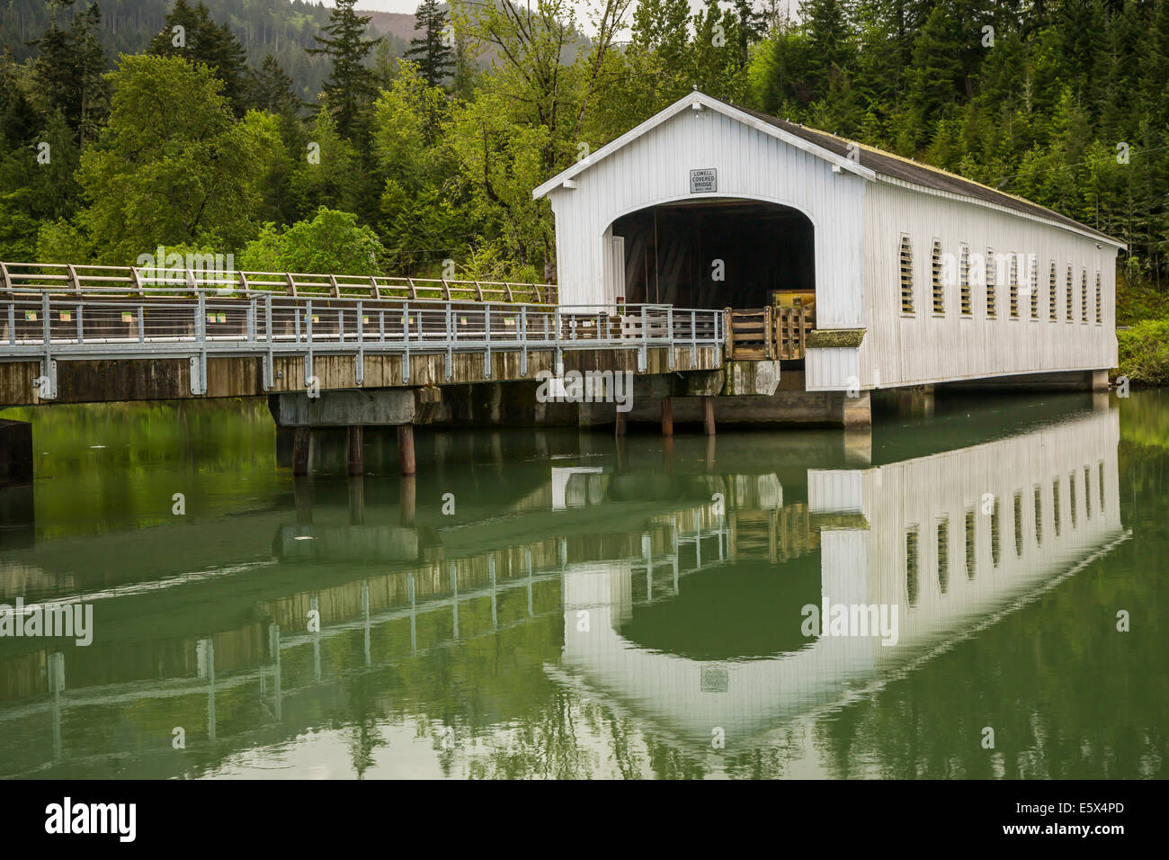 The Lowell Covered Bridge near Cottage Grove, Oregon, USA Stock Photo