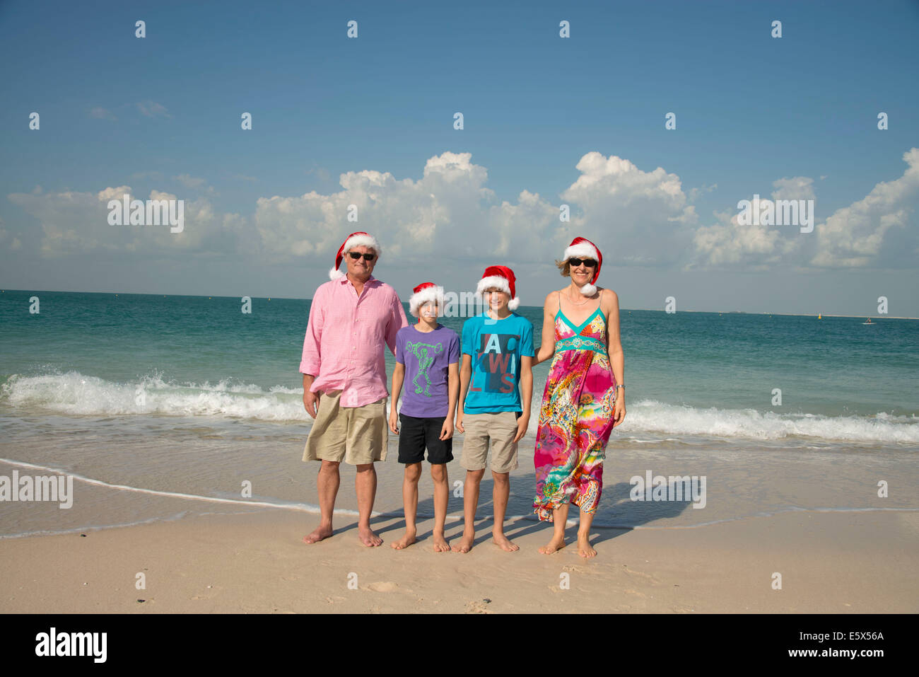 Dubai family beach hi-res stock photography and images - Alamy