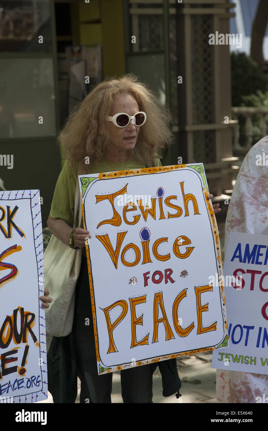Jews Demonstrating Jewish community demonstrate hi-res stock photography and images - Alamy