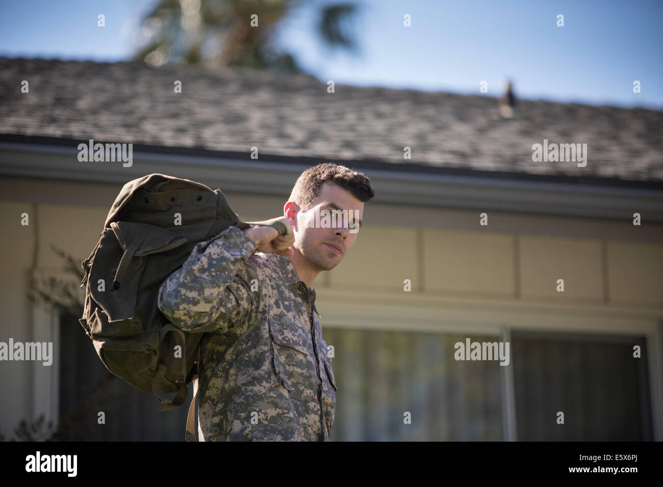 Portrait of an army soldier Stock Photo - Alamy