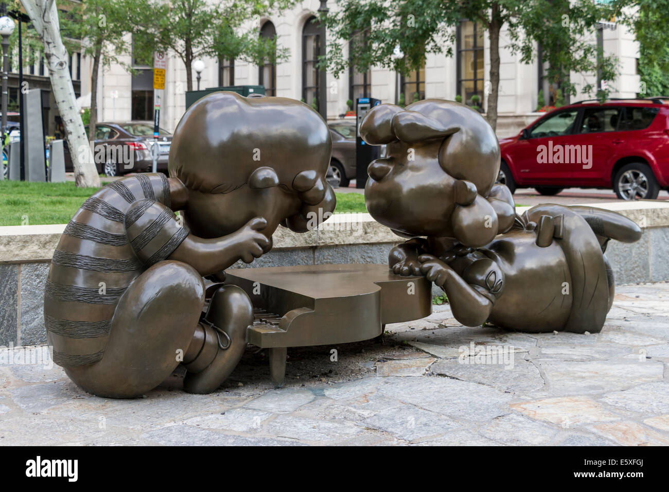 Statue of Charles M Schulz's Peanuts characters Schroeder and Lucy