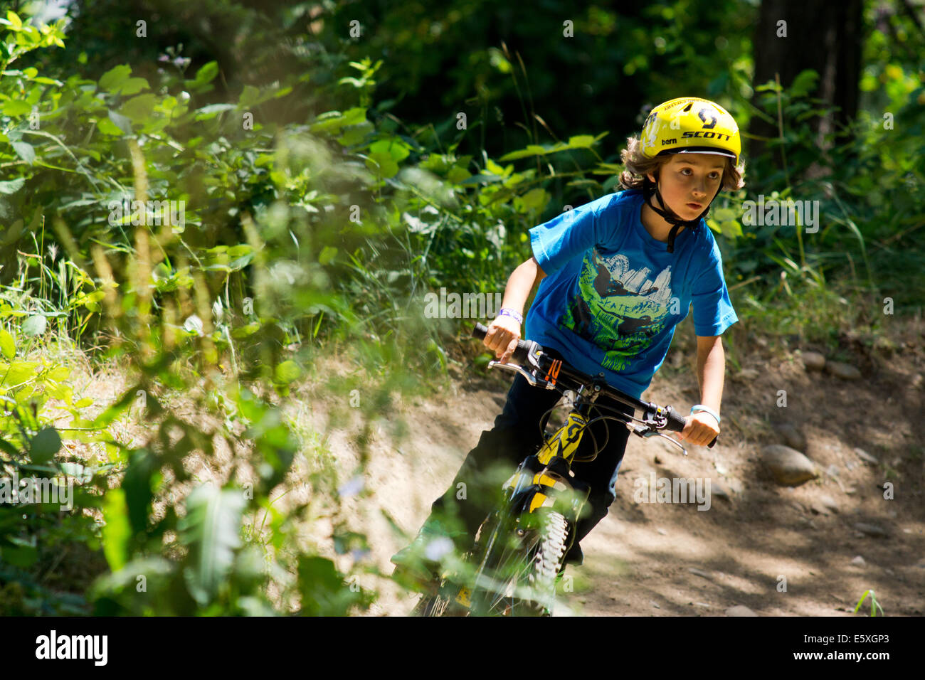 Julien Markewitz rides his mountain bike at the bike park in Mt. Hood, Oregon Stock Photo