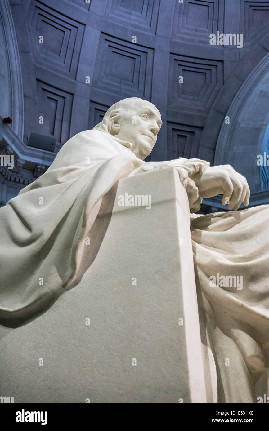 Benjamin Franklin statue at the Franklin Institute, Philadelphia, Pennsylvania, USA Stock Photo