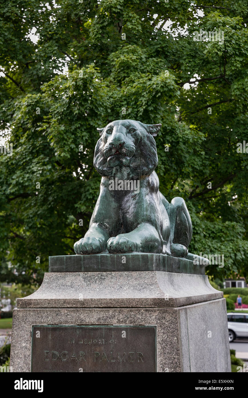 Princeton University Tiger sculpture at Palmer Square, Princeton, New