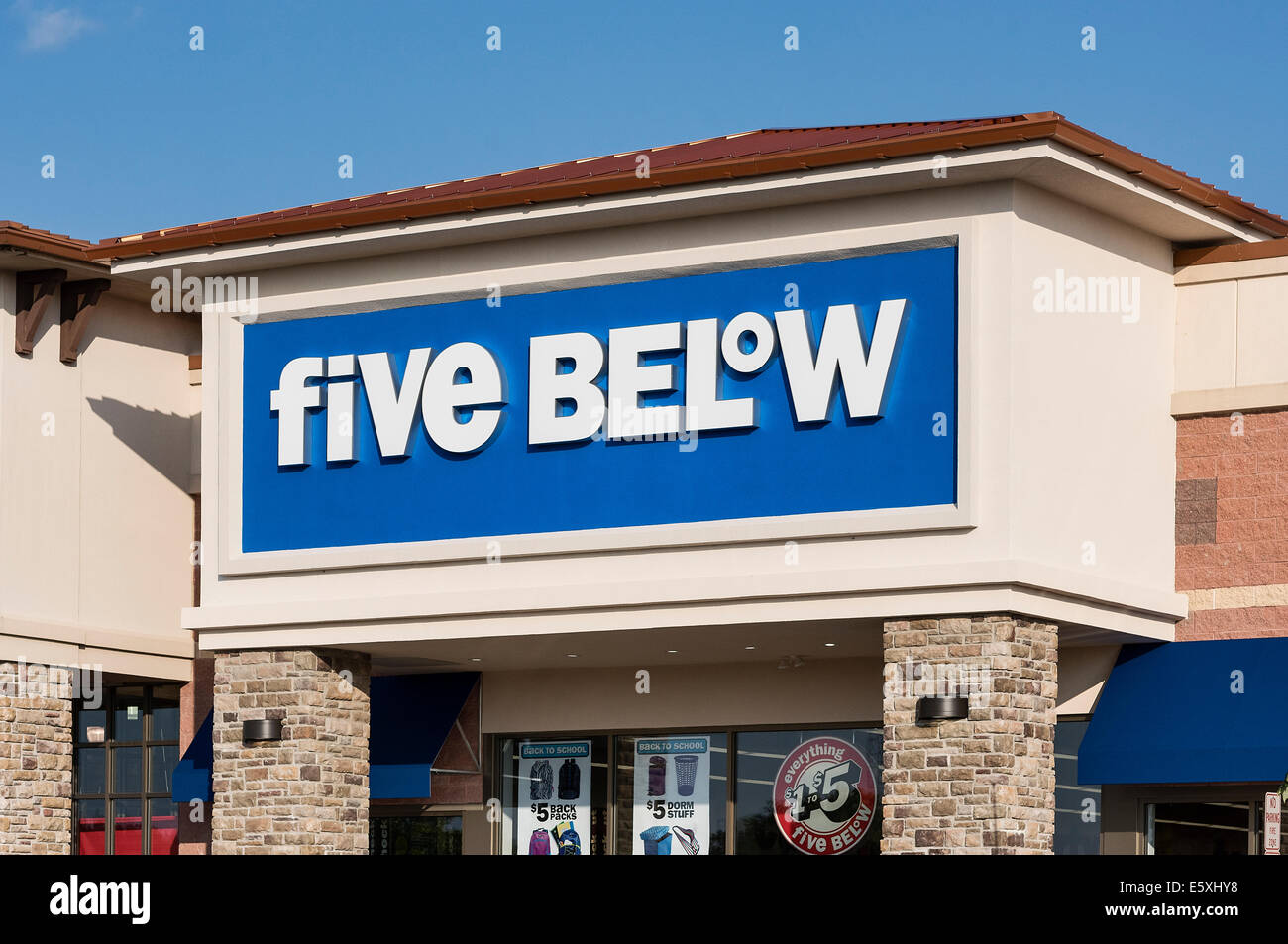 Five Below store, Mount Laural, New Jersey, USA Stock Photo