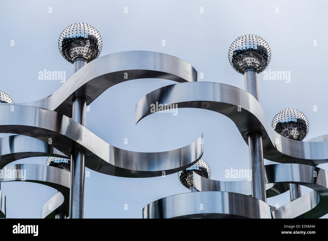 Chrome sculpture hires stock photography and images Alamy