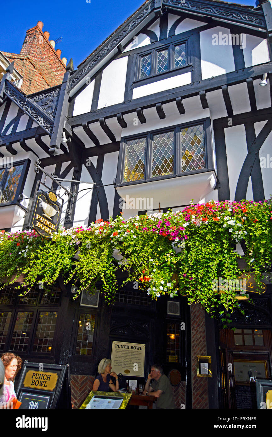 Punch bowl pub hires stock photography and images Alamy