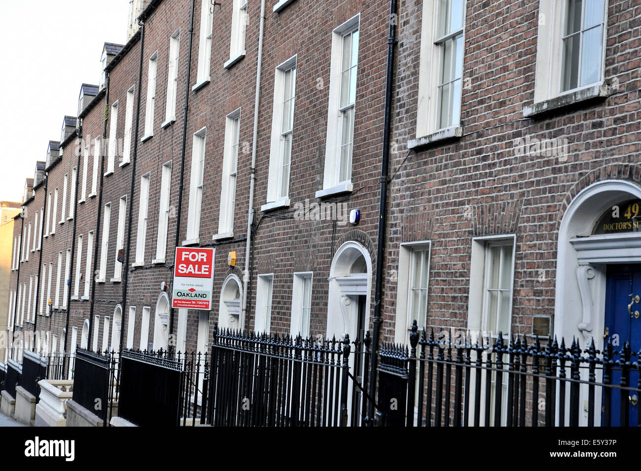 style three storey houses in Clarendon Street, Derry