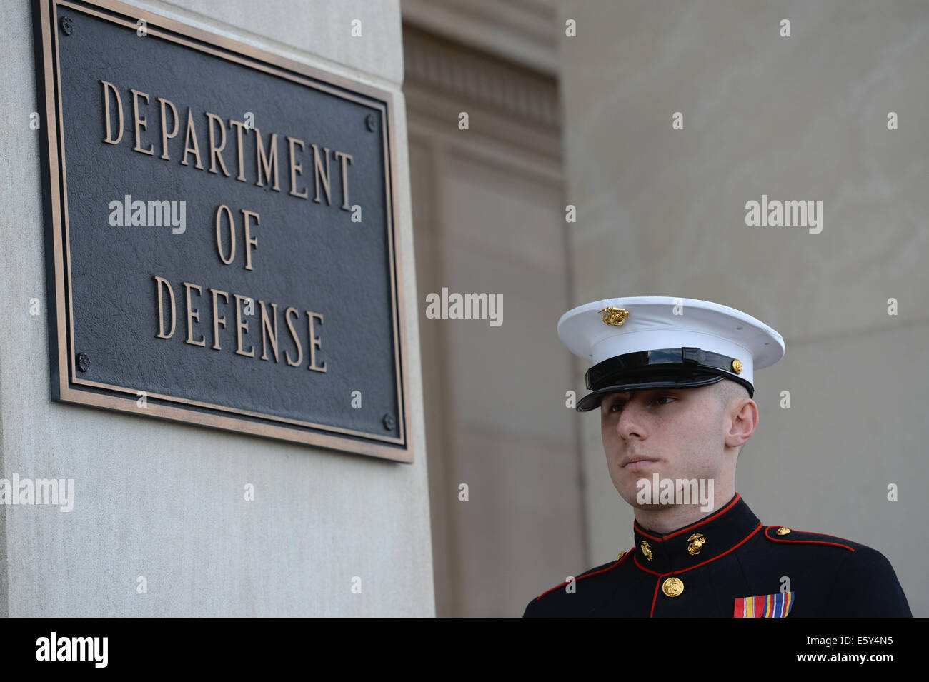Washington, DC, USA. 13th Jan, 2014. File photo taken on Jan. 13, 2014 shows soldiers of honor guard attending a ceremony at the Pentagon, Washington, DC, capital of the United States. The U.S. military said Friday it has launched targeted airstrikes on the Islamic State of Iraq and the Levant (ISIL) militants in north Iraq by dropping two laser-guided bombs on their mobile artillery. © Yin Bogu/Xinhua/Alamy Live News Stock Photo