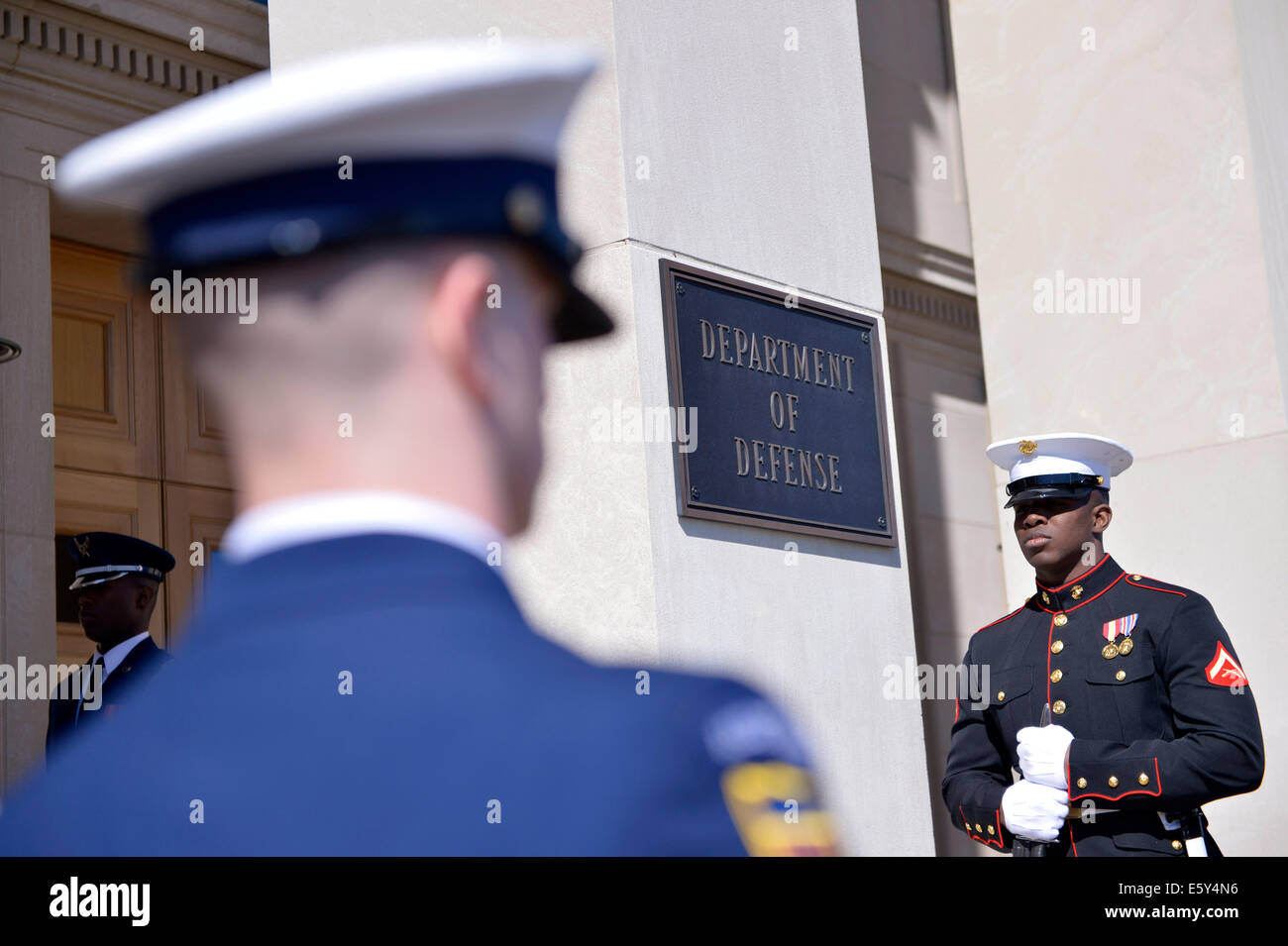 Washington, DC, USA. 31st Mar, 2014. File photo taken on March 31, 2014 shows soldiers of honor guard attending a ceremony at the Pentagon, Washington, DC, capital of the United States. The U.S. military said Friday it has launched targeted airstrikes on the Islamic State of Iraq and the Levant (ISIL) militants in north Iraq by dropping two laser-guided bombs on their mobile artillery. © Yin Bogu/Xinhua/Alamy Live News Stock Photo