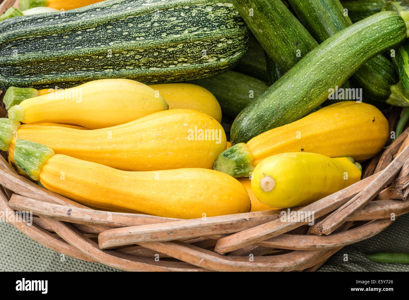 Yellow and green squash on display in baskets Stock Photo - Alamy