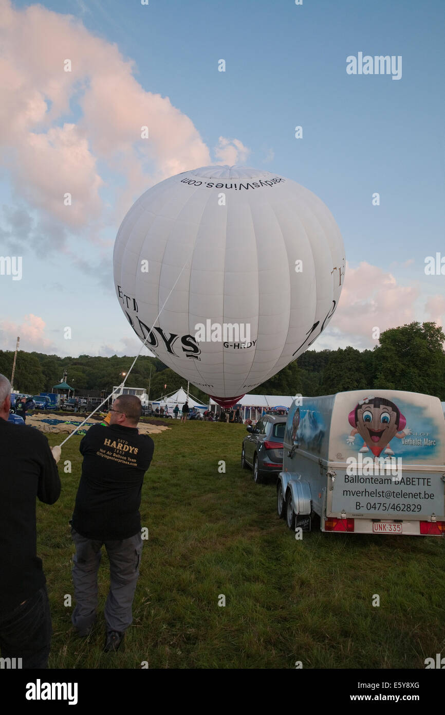 Bristol, UK. 8th August, 2014. Hardy's Balloon lifts off during the Bristol International Balloon Fiesta Credit: Keith Larby/Alamy Live News Stock Photo