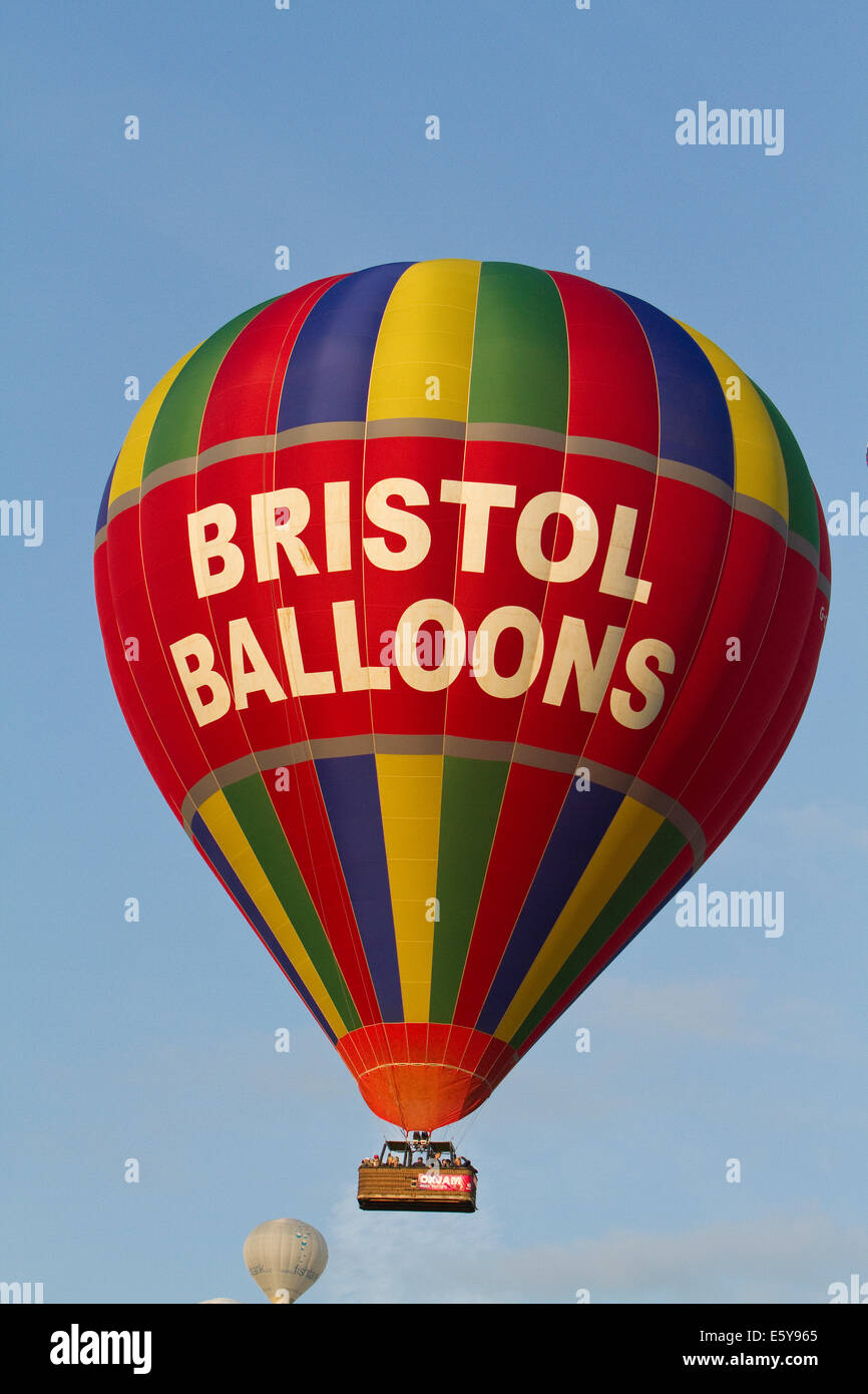 Bristol, UK. 8th August, 2014. Bristol Balloons lifts off during the Bristol International Balloon Fiesta Credit: Keith Larby/Alamy Live News Stock Photo