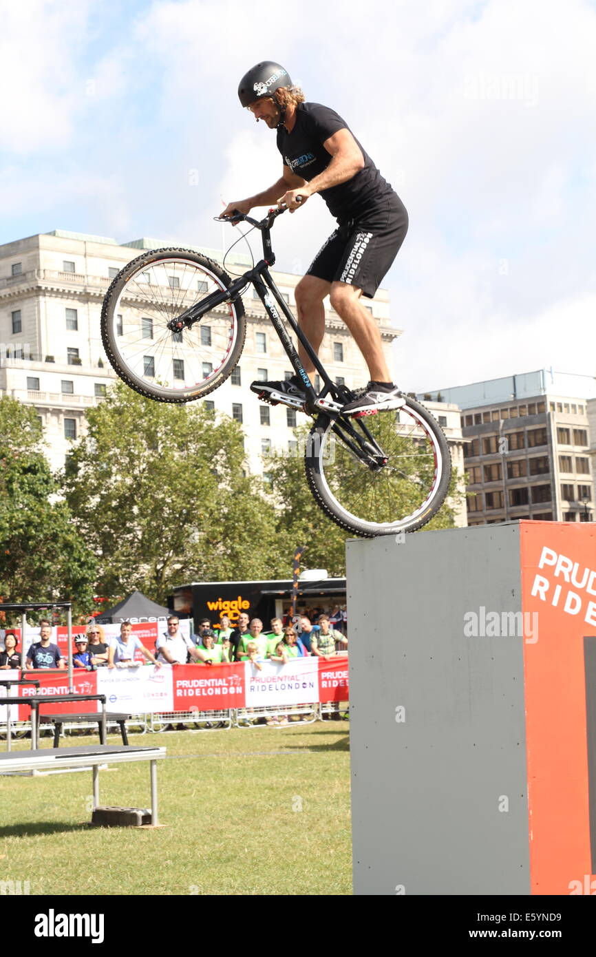 Bike Trial Athletes Stock Photos & Bike Trial Athletes Stock Images Alamy