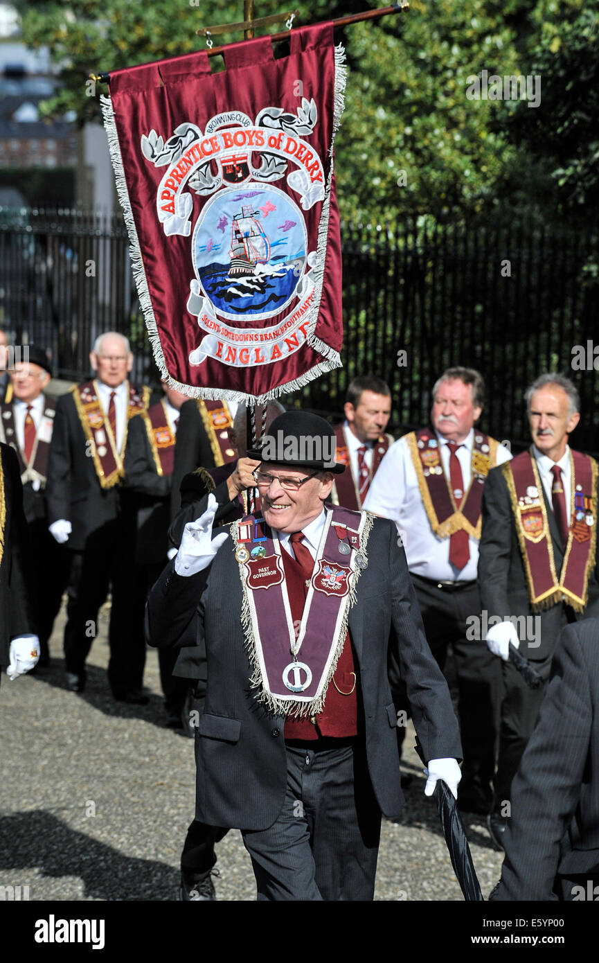 Derry, Londonderry, Northern Ireland. 9th August, 2014.  The Parent Clubs of the Apprentice Boys of Derry marching on Derry's Walls prior to the main parade. An estimated 10,000 Apprentice Boys, bands and spectators were in attendance at the 325th anniversary of the Relief of Derry commemoration. Credit: George Sweeney / Alamy Live News Stock Photo