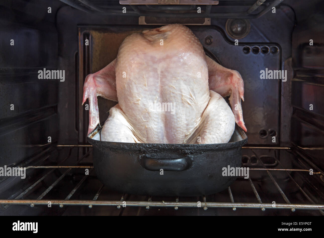 Chicken cooker stove hires stock photography and images Alamy