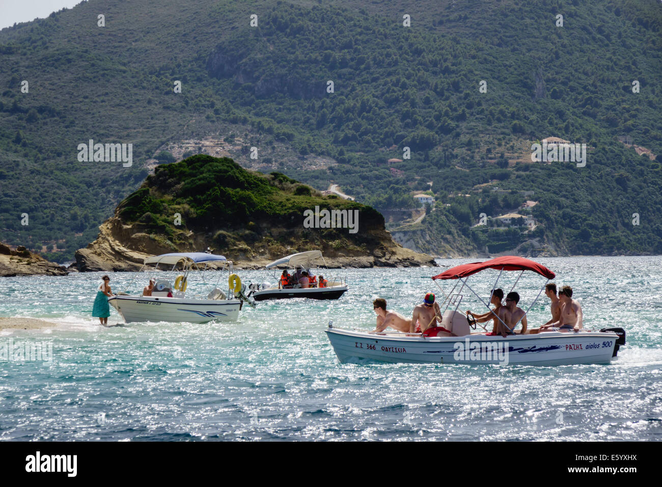 Self drive boats hi-res stock photography and images - Alamy