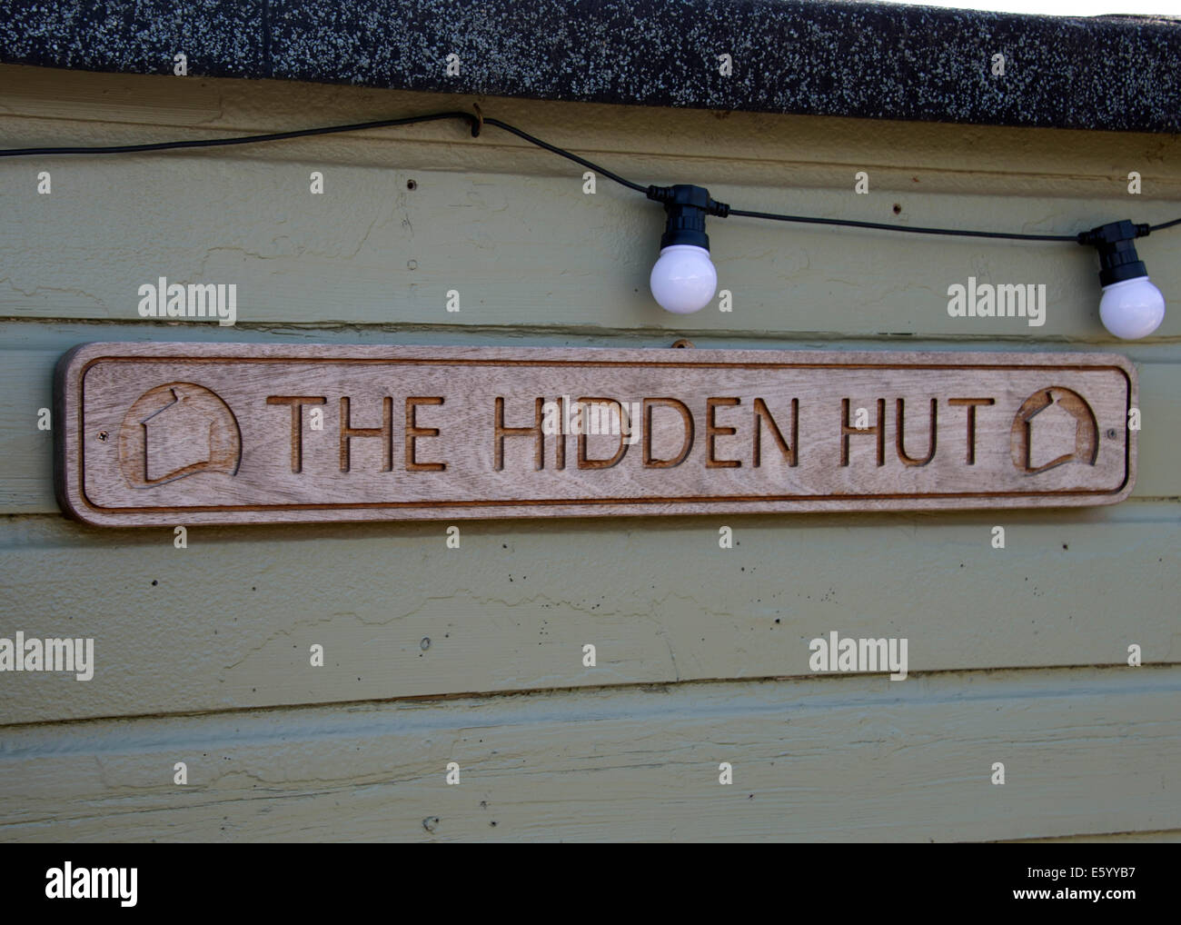 Hidden Hut,Portcurnick Beach,Cornwall, UK,a beachside cafe and restaurant,which hosts'feast nights',here it's curry night.a UK Stock Photo