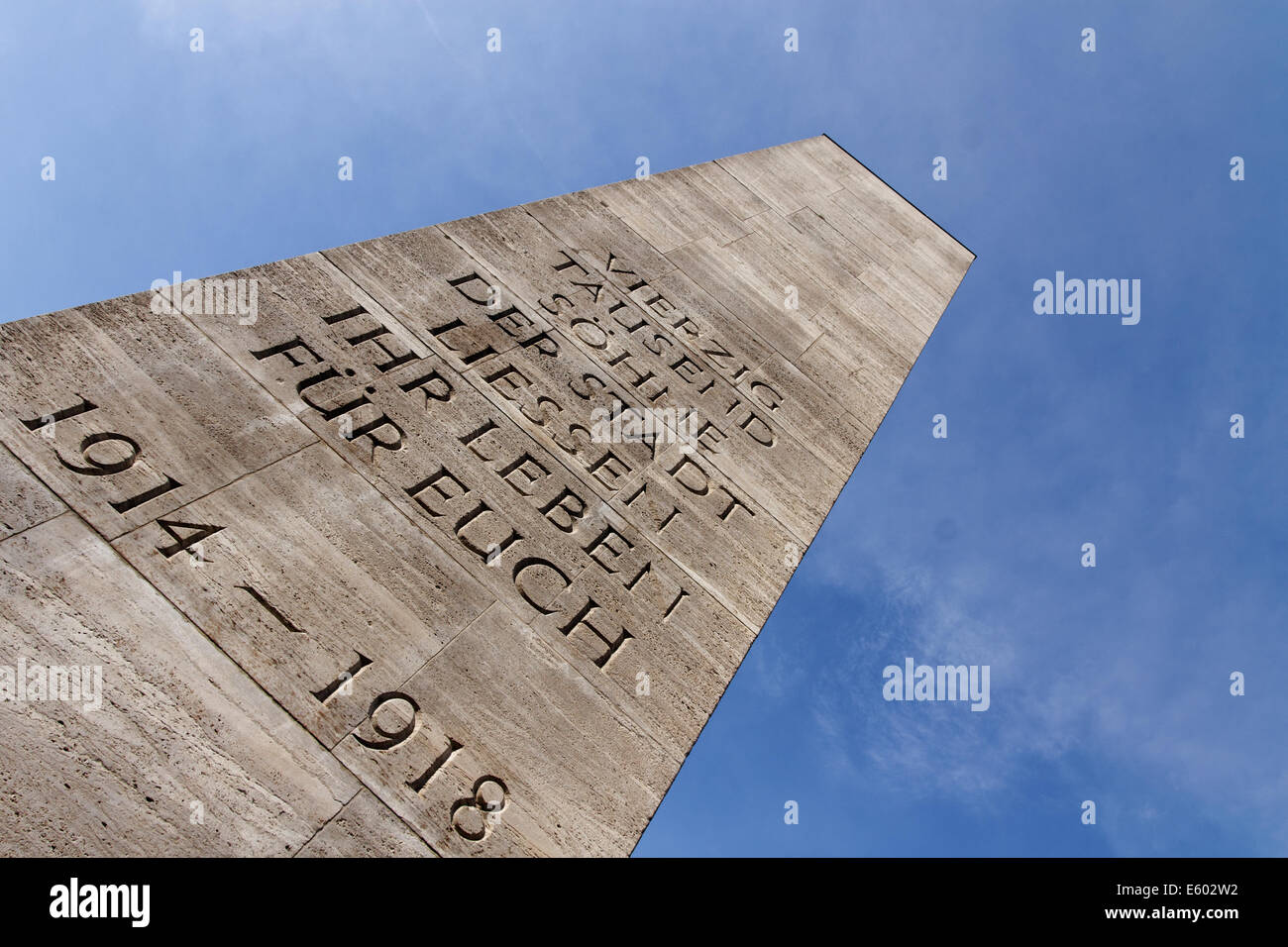 HAMBURG, GERMANY - SEPTEMBER 28, 2011: Monument for the dead of the First World War on the Rathausplatz in Hamburg, Germany on S Stock Photo