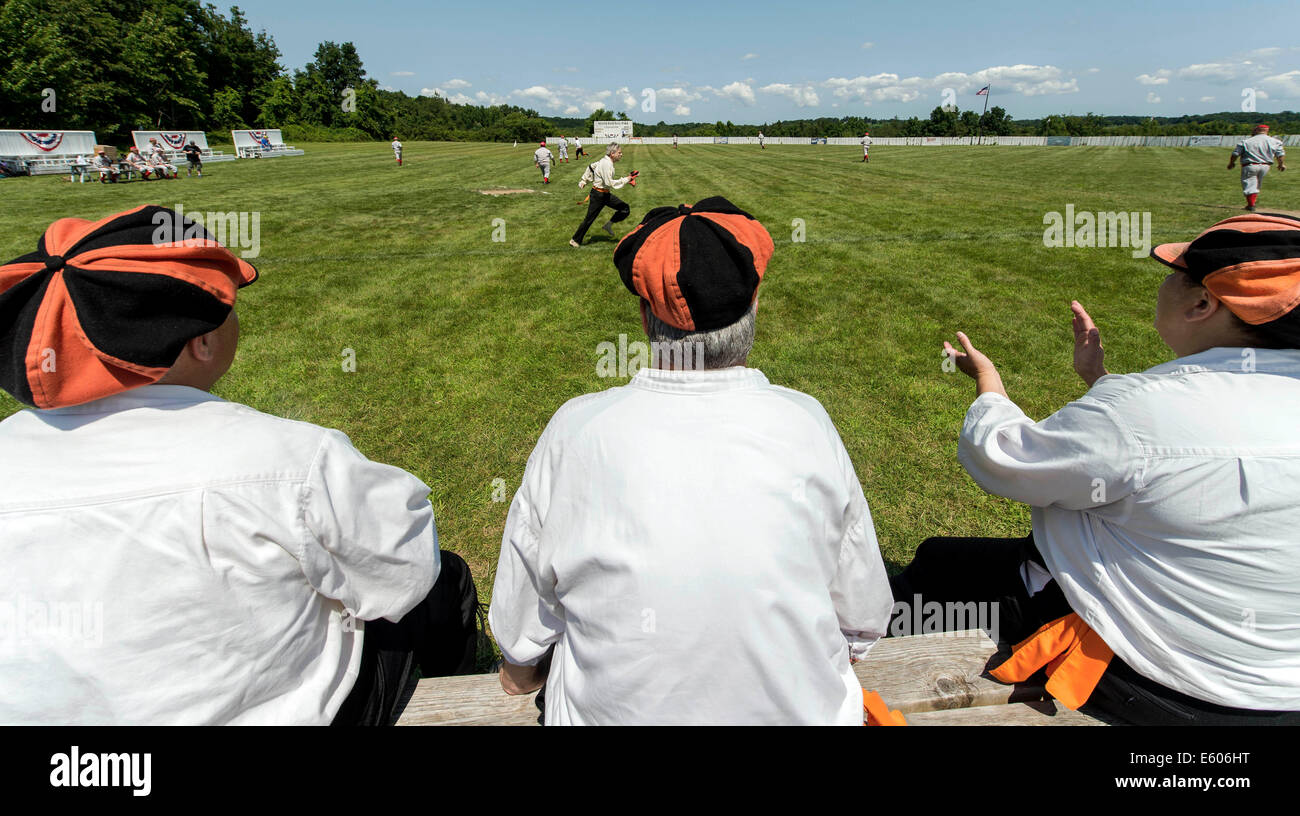 Race around the base hires stock photography and images Alamy