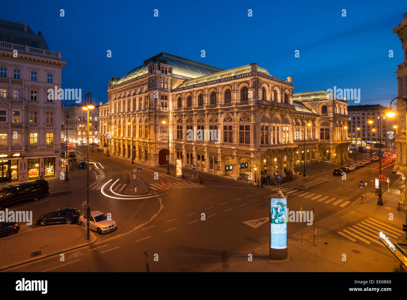 Opera house building at night, Vienna, Austria Stock Photo