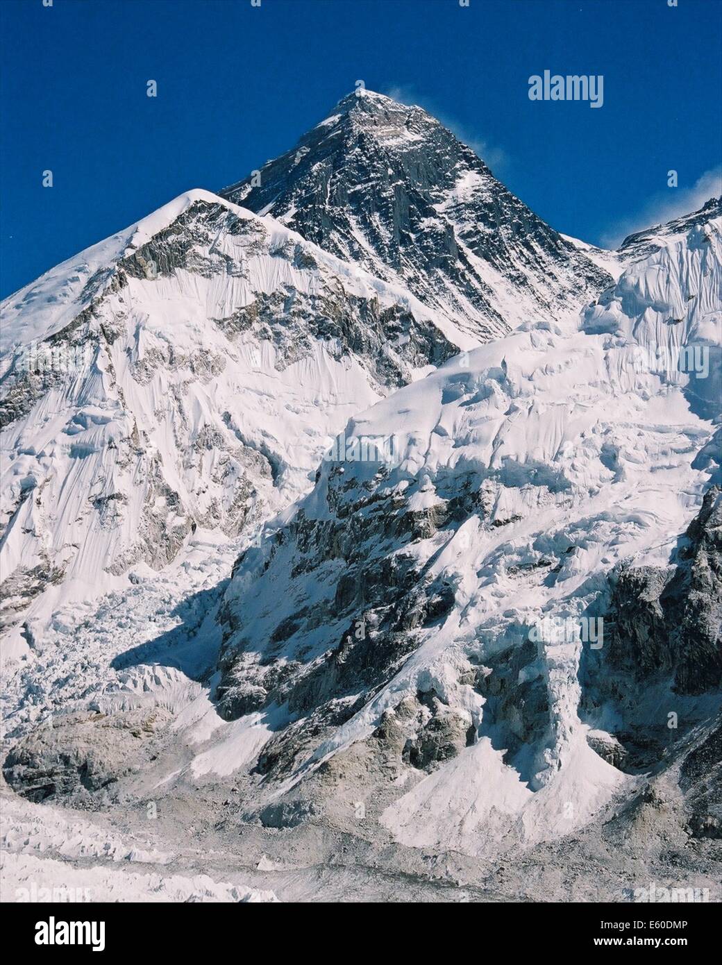 Mount Everest, the worlds highest peak at 8885 masl, as seen from the  Khumbu Valley, Nepalese Himalayas Stock Photo - Alamy