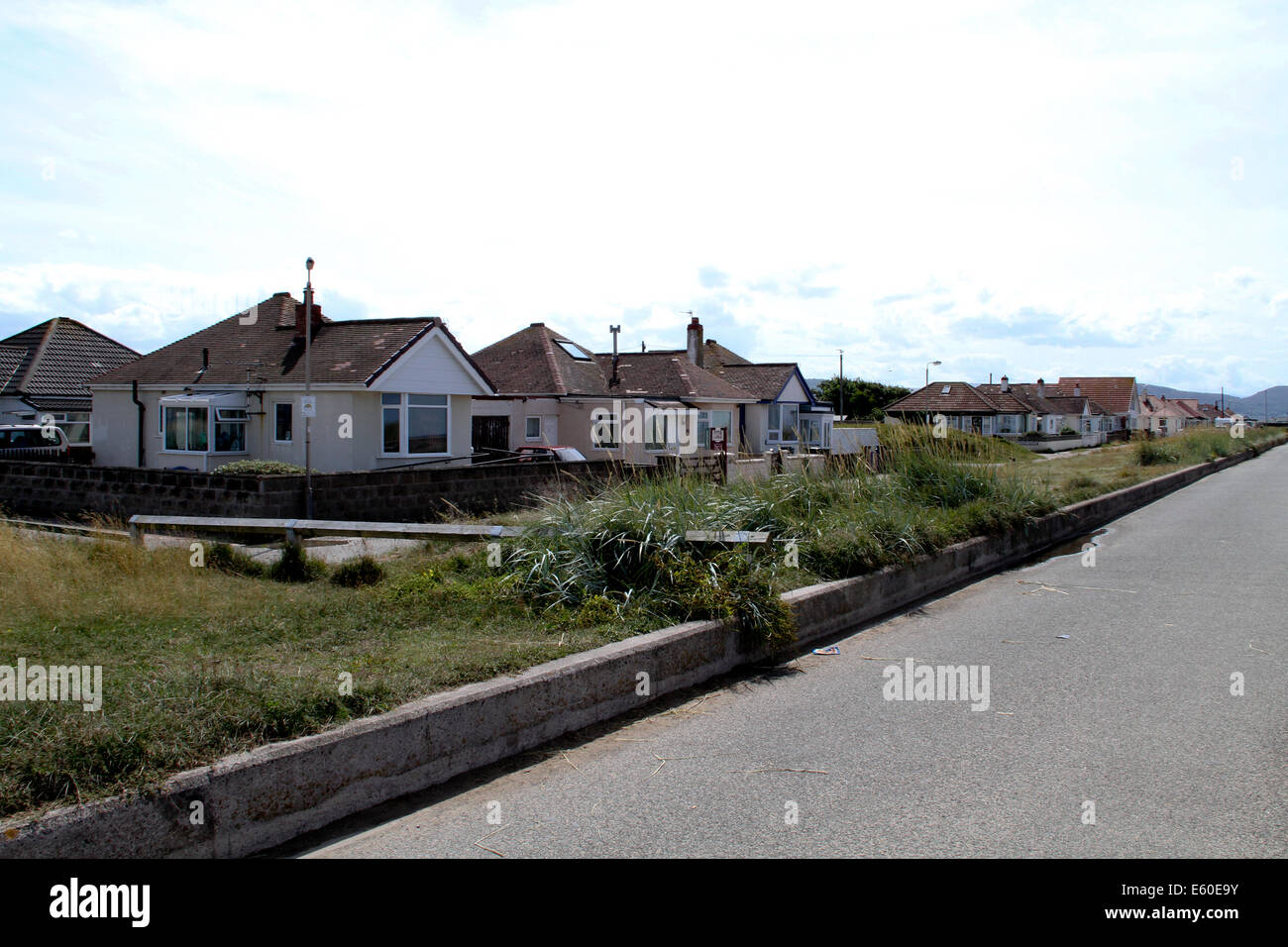 Row bungalows towyn near rhyl hires stock photography and images Alamy