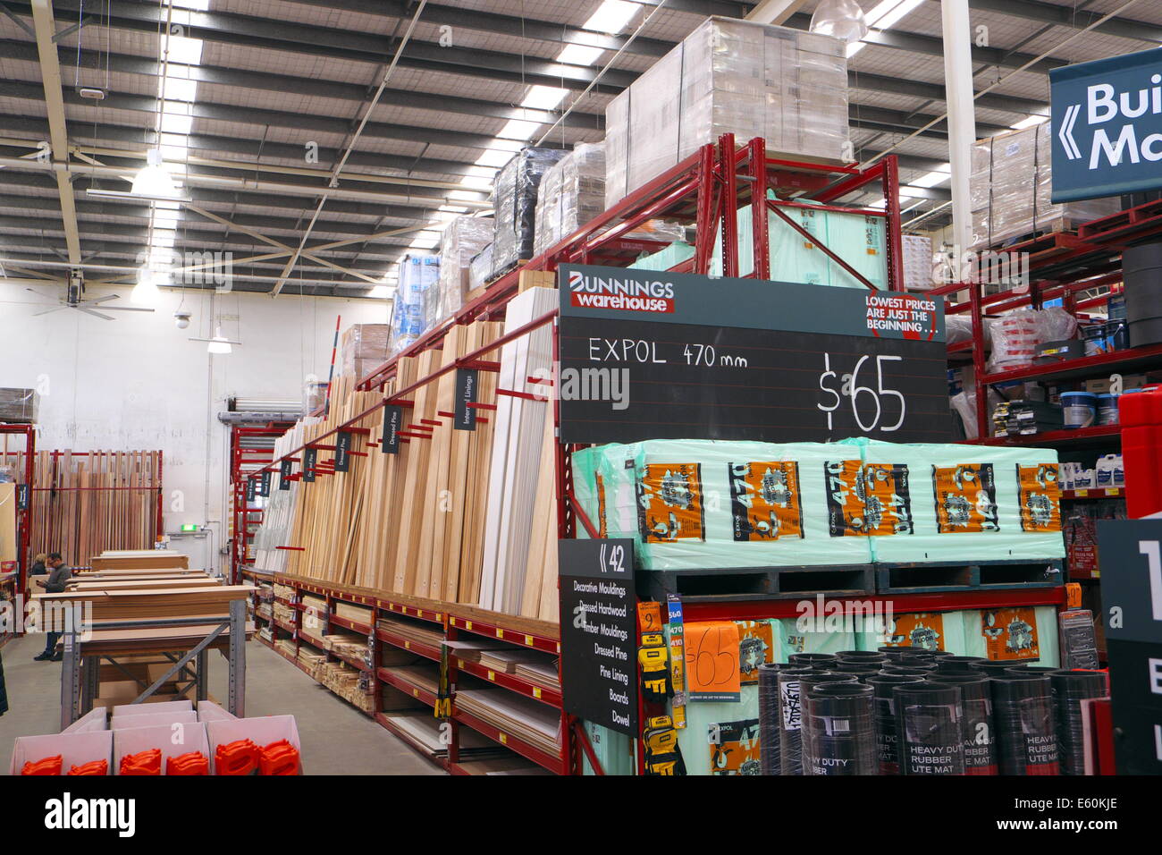 Bunnings is a national DIY retailer owned by wesfarmers, it sells tools, timber, equipment for builders and home owners, Sydney,Australia Stock Photo