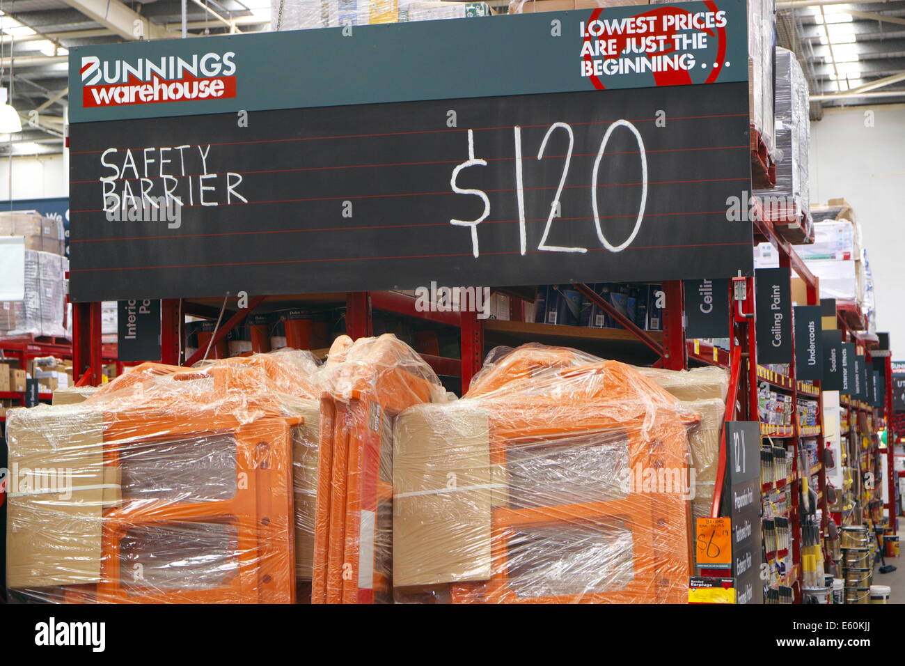 Bunnings is a national DIY retailer owned by wesfarmers, it sells tools, timber, equipment for builders and home owners, sydney Stock Photo