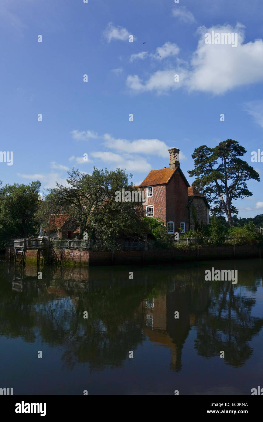 Beaulieu tide mill Stock Photo - Alamy