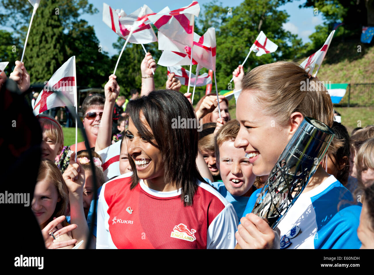 Kent athletes  Dame Kelly Holmes and Lizzy Yarnold with The Commonwealth Games Queen's Baton Stock Photo