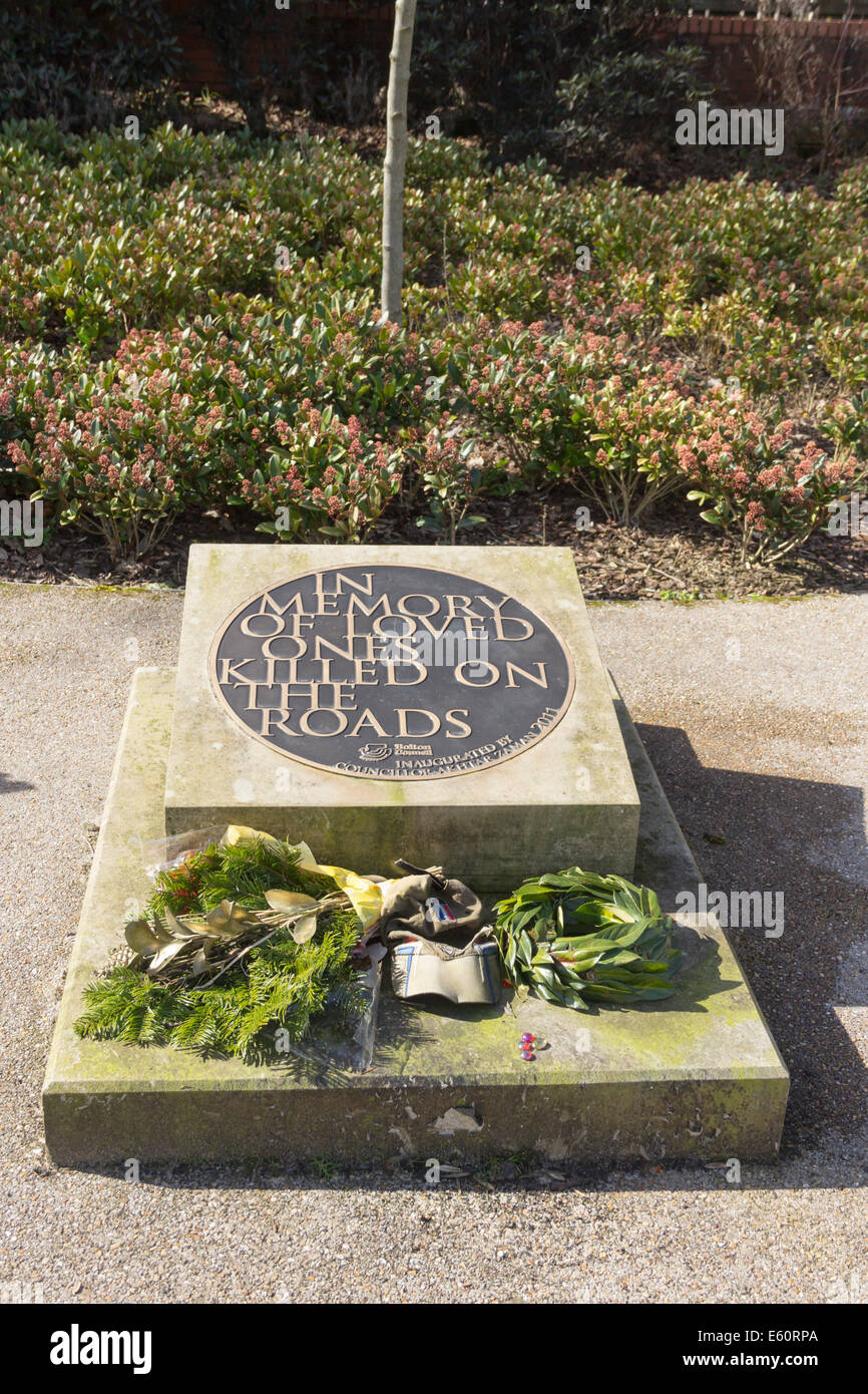 Permanent roadside memorial hires stock photography and images Alamy
