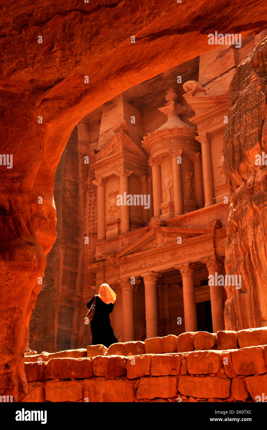 The Treasury (Al Khazneh) at the The Lost City of Petra Stock Photo