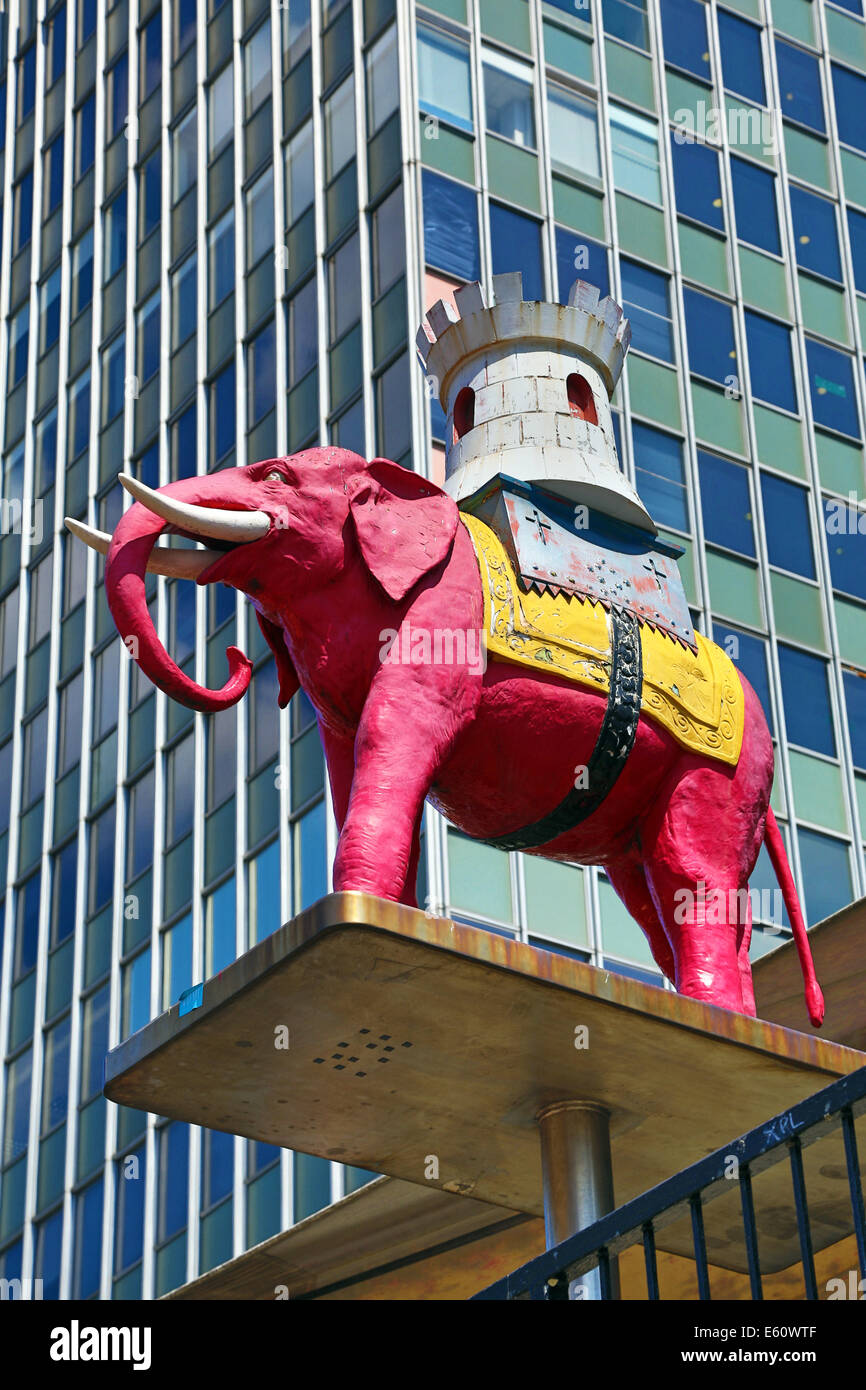 Pink elephant hires stock photography and images Alamy